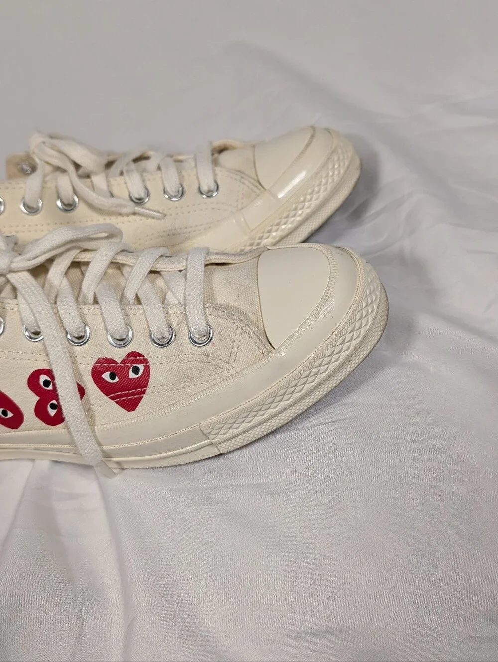 Converse Cream Low-Top Sneakers with Red Heart Graphics